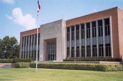 2-02 3rd St, Hempstead, TX 77445