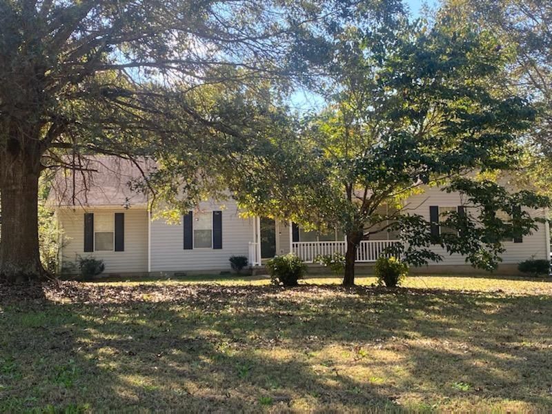 403 Victoria Place Dr, Locust Grove, GA 30248