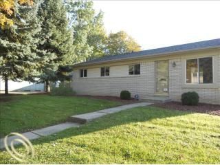 1161 Barchester St, Westland, MI 48186