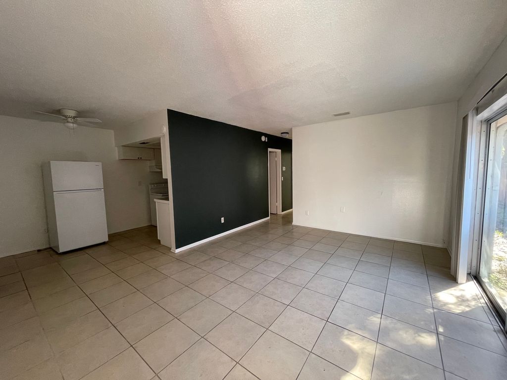 185 Fulton St NE #4, Largo, FL 33771 - See Est. Value, Schools &amp; More