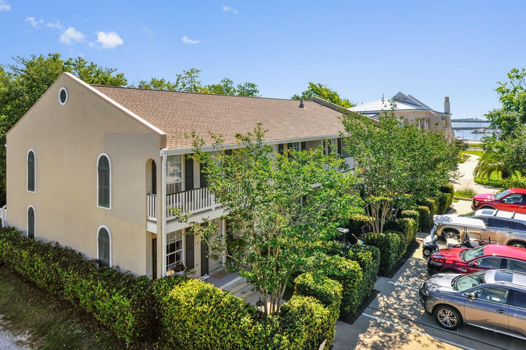 105 Demontluzin Ave 1, Bay St Louis, MS 39520 Trulia