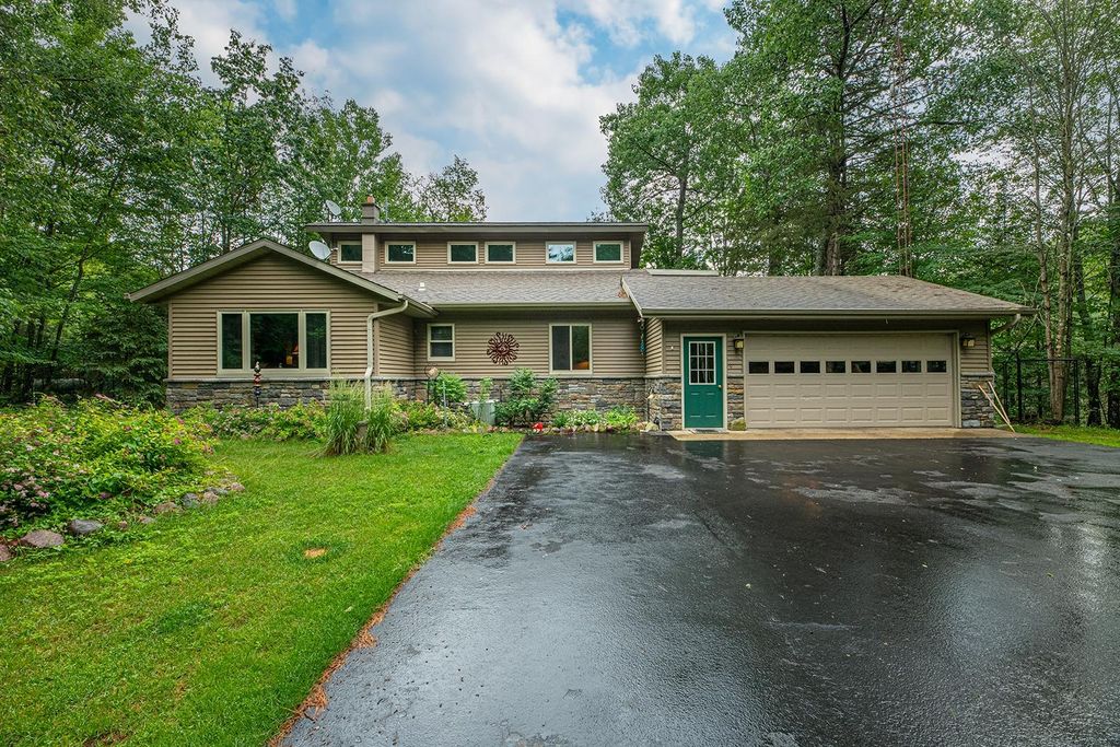8992 Balsam Ln, Three Lakes, WI 54562