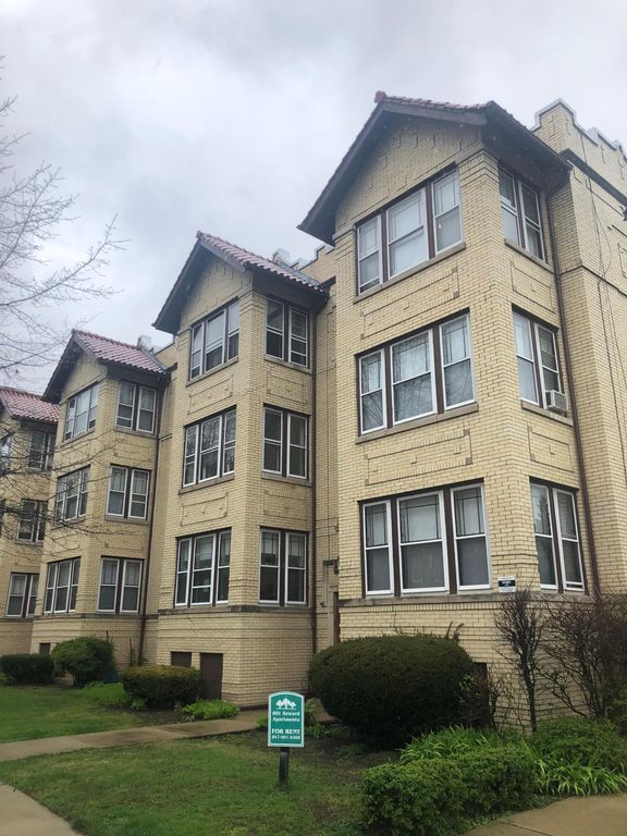 801 Seward St #1B, Evanston, IL 60202