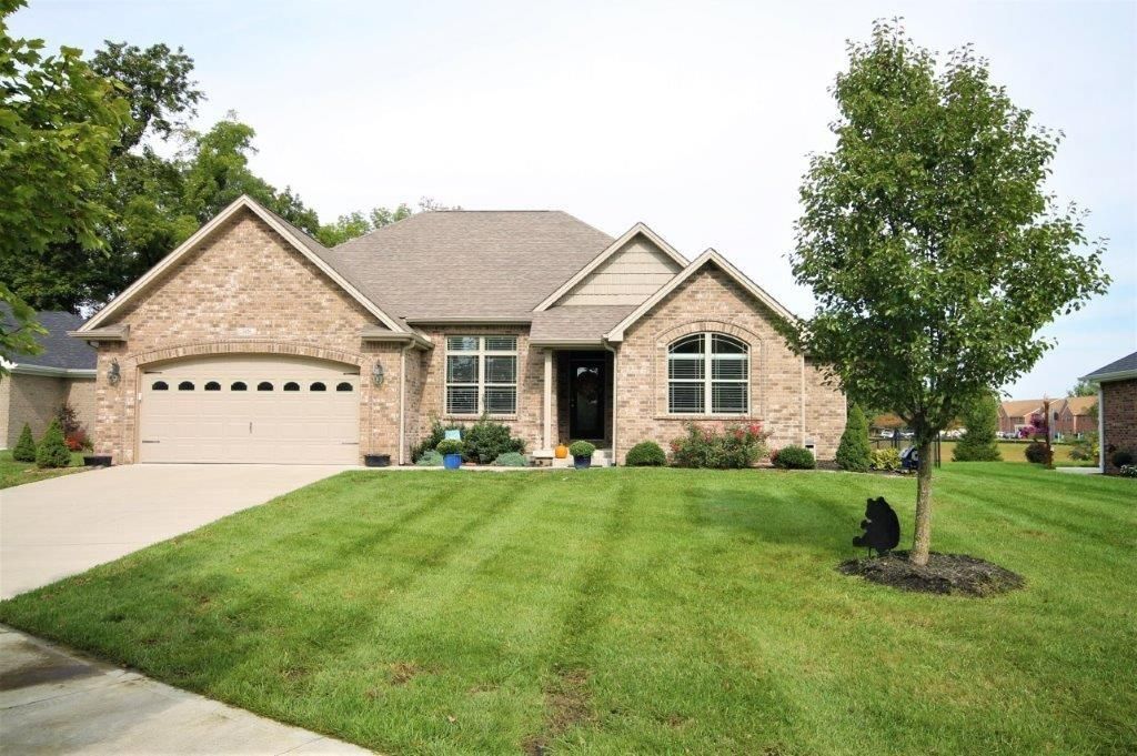 5626 Poplar Woods Ct, Columbus, IN 47203