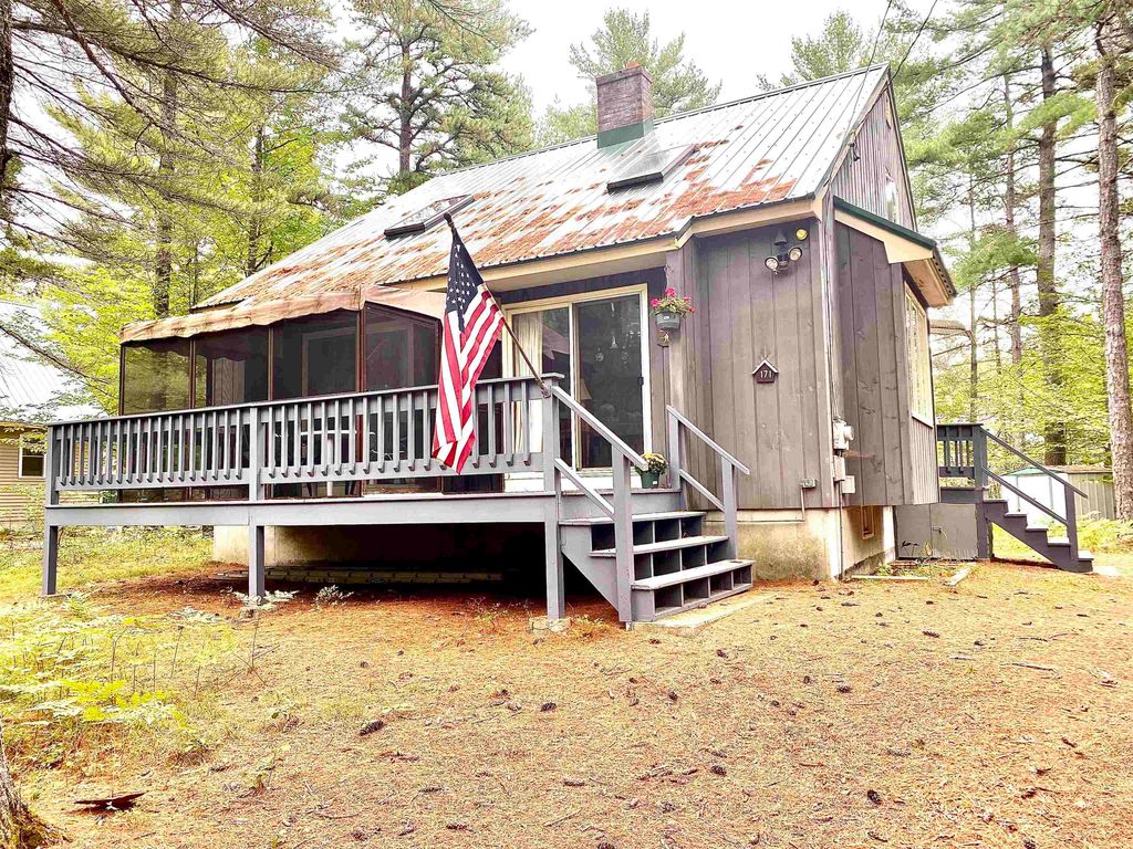 171 Tewksbury Dr, Tamworth, NH 03886