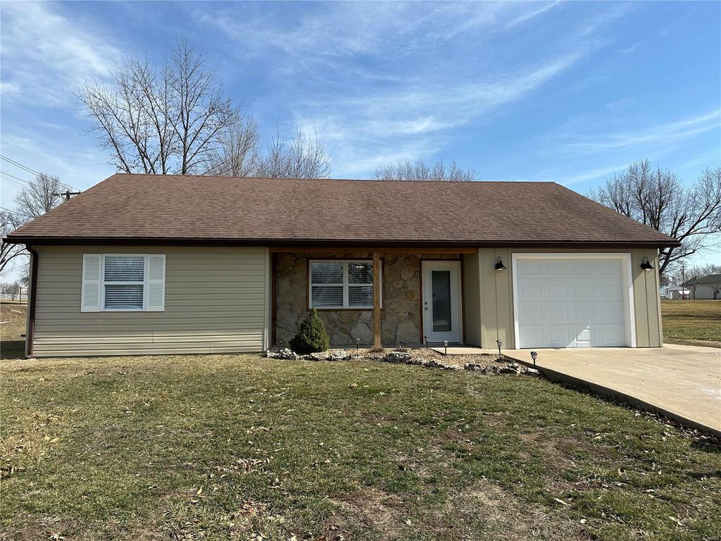 201 S  Netherland St, Perry, MO 63462