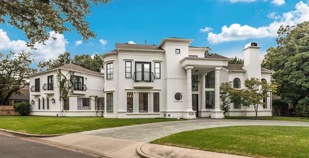3736 N Versailles Ave, Dallas, TX 75209