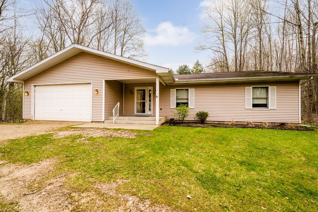 4709 Huntoon Ave, Watervliet, MI 49098
