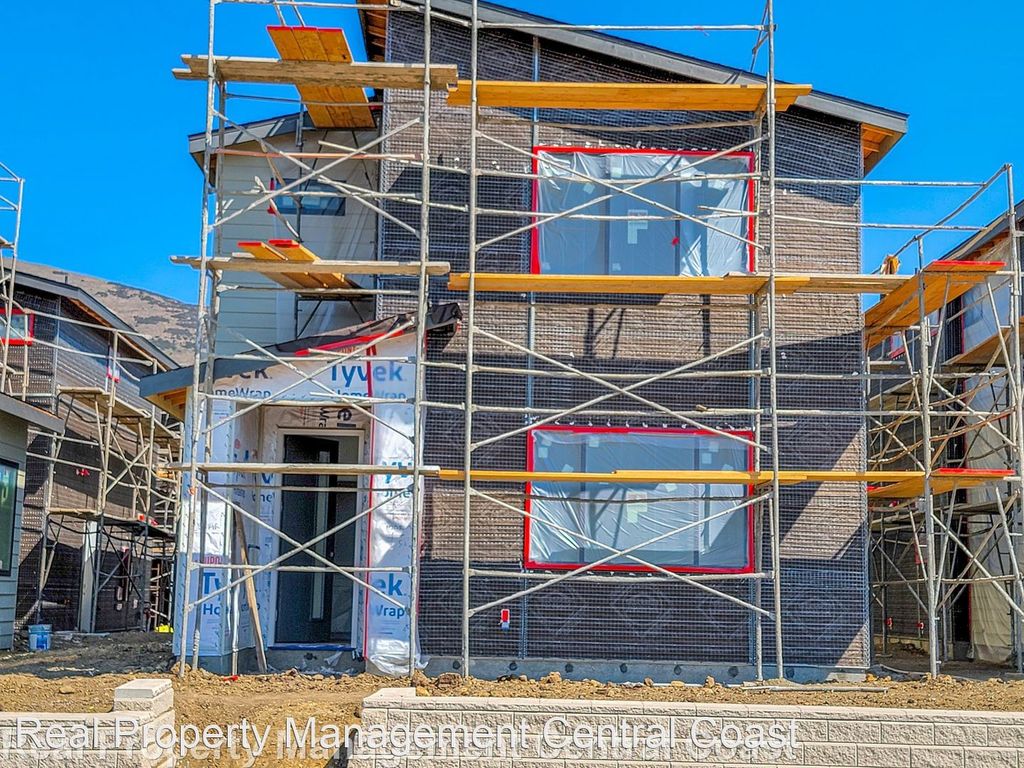 3632 Ranch House Rd, San Luis Obispo, CA 93401