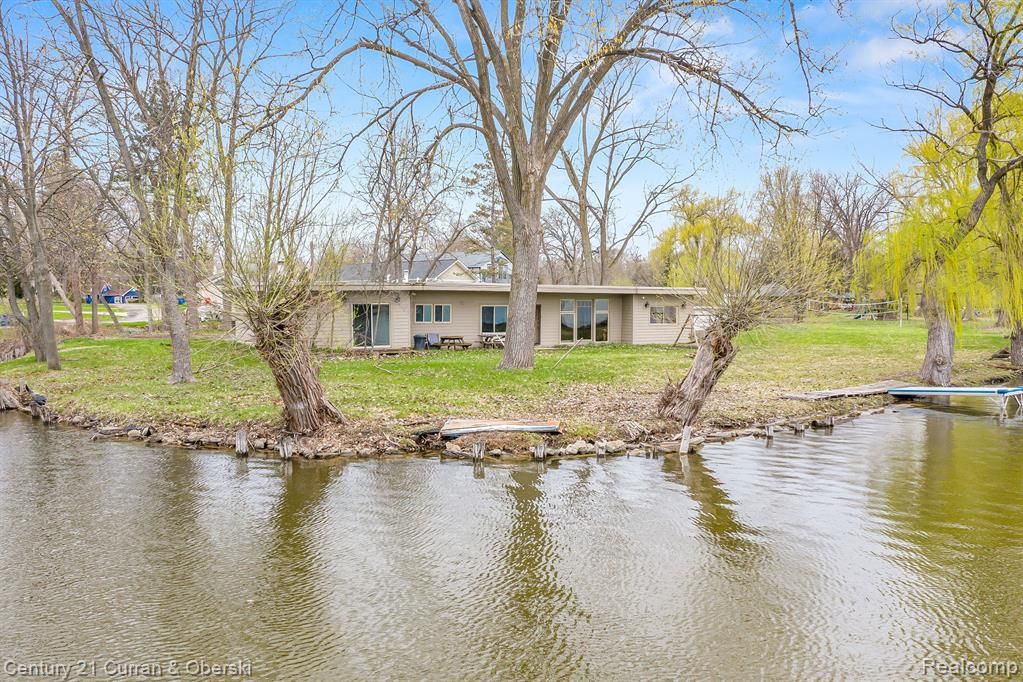 4952 Cooley Lake Rd, Waterford, MI 48327 MLS 20230023527 Trulia