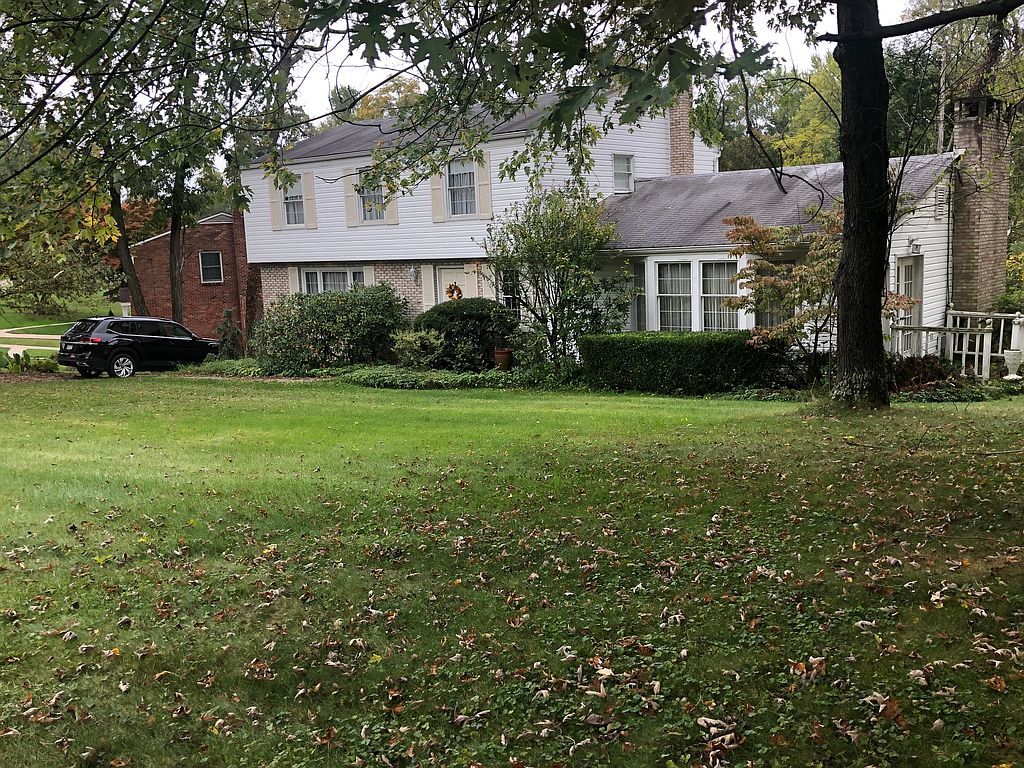 157 Carol Dr, Mcmurray, PA 15317