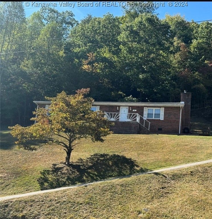 93 Lowell Dr, Charleston, WV 25311