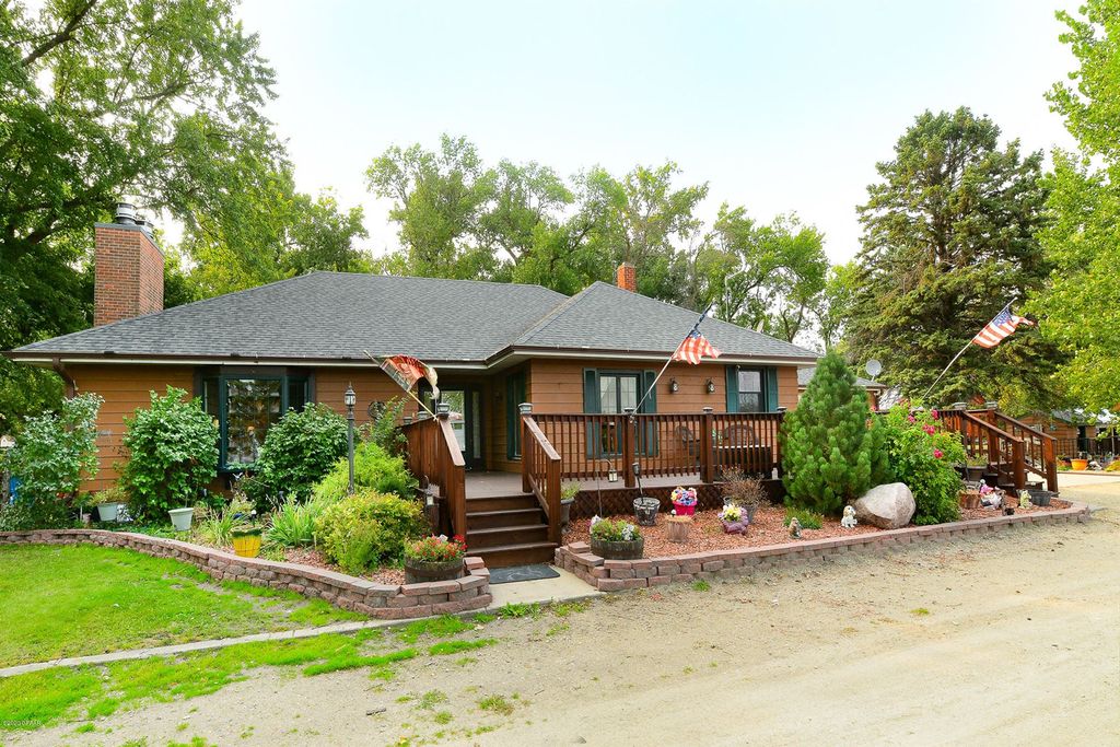 3030 5th Ave NE, Northwood, ND 58267