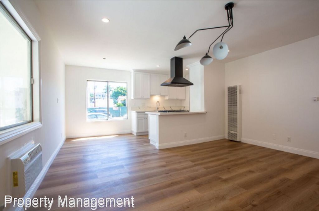 11807 Courtleigh Dr #5, Los Angeles, CA 90066
