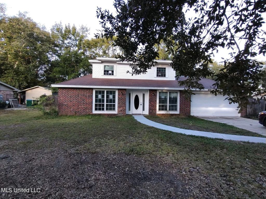3948 River Pine Dr, Moss Point, MS 39563