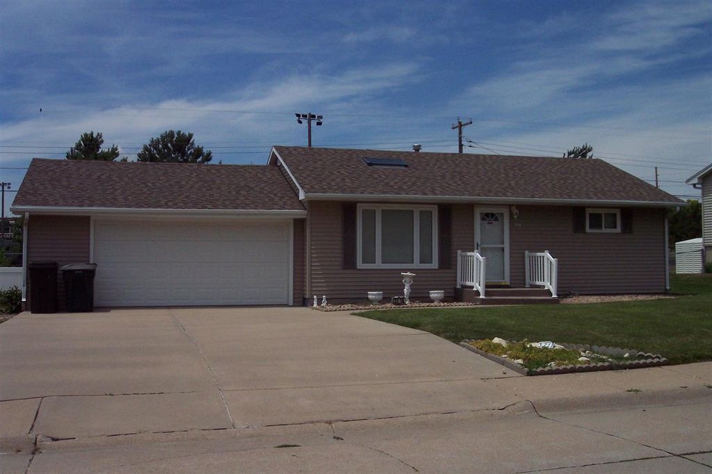 3718 C Ave, Kearney, NE 68847