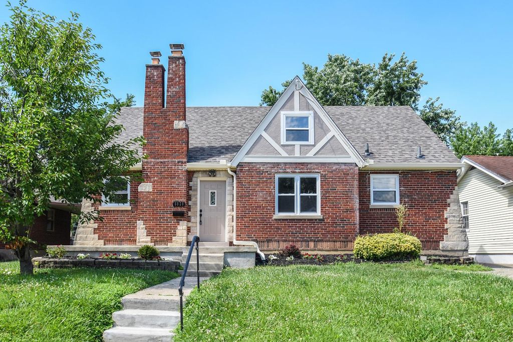 6828 Buckingham Pl, Cincinnati, OH 45227