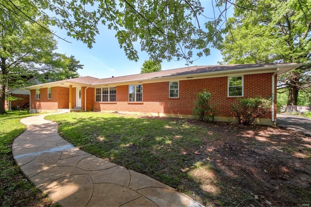 10811 N Warson Rd, Saint Louis, MO 63114 Trulia