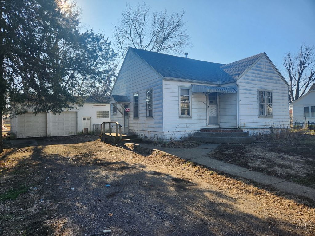 427 E Oak St, Watseka, IL 60970 Trulia