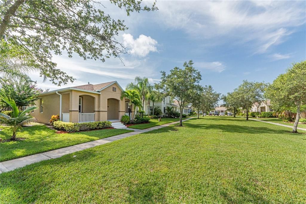1295 Welcome Dr, Vero Beach, FL 32966