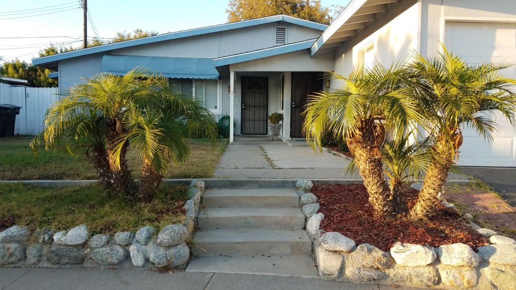 1016 American Pl, Costa Mesa, CA 92627