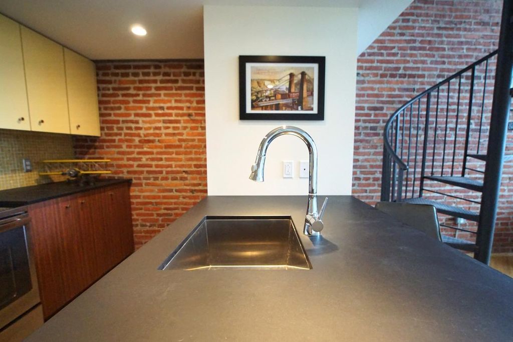 71 Clark St, Trenton, NJ 08611