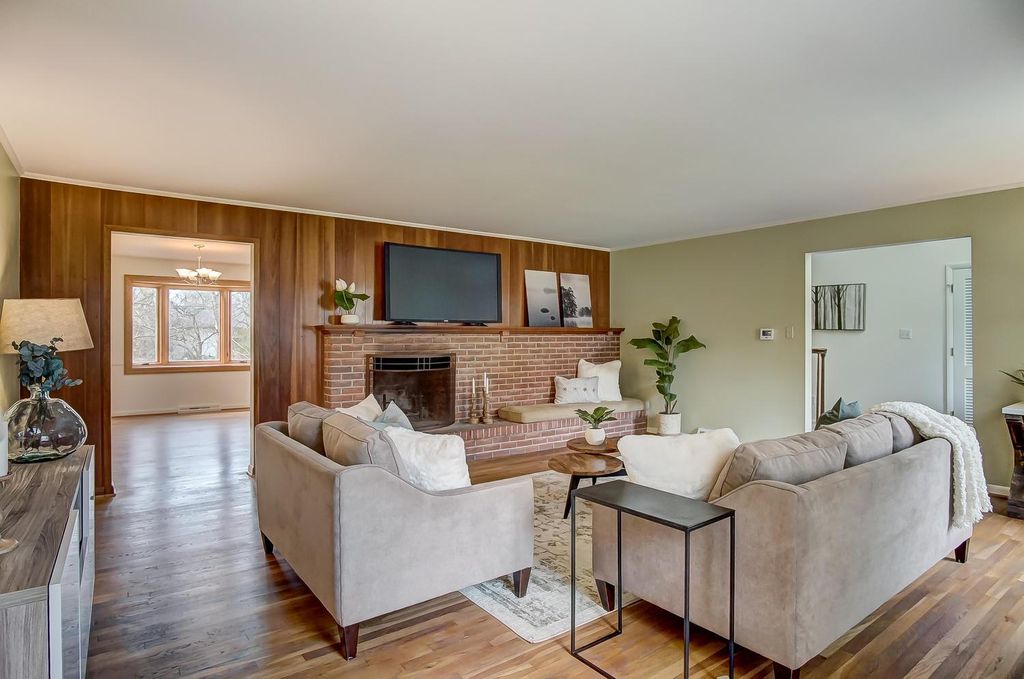 2477 Lytham Rd, Columbus, OH 43220 - See Est. Value, Schools & More