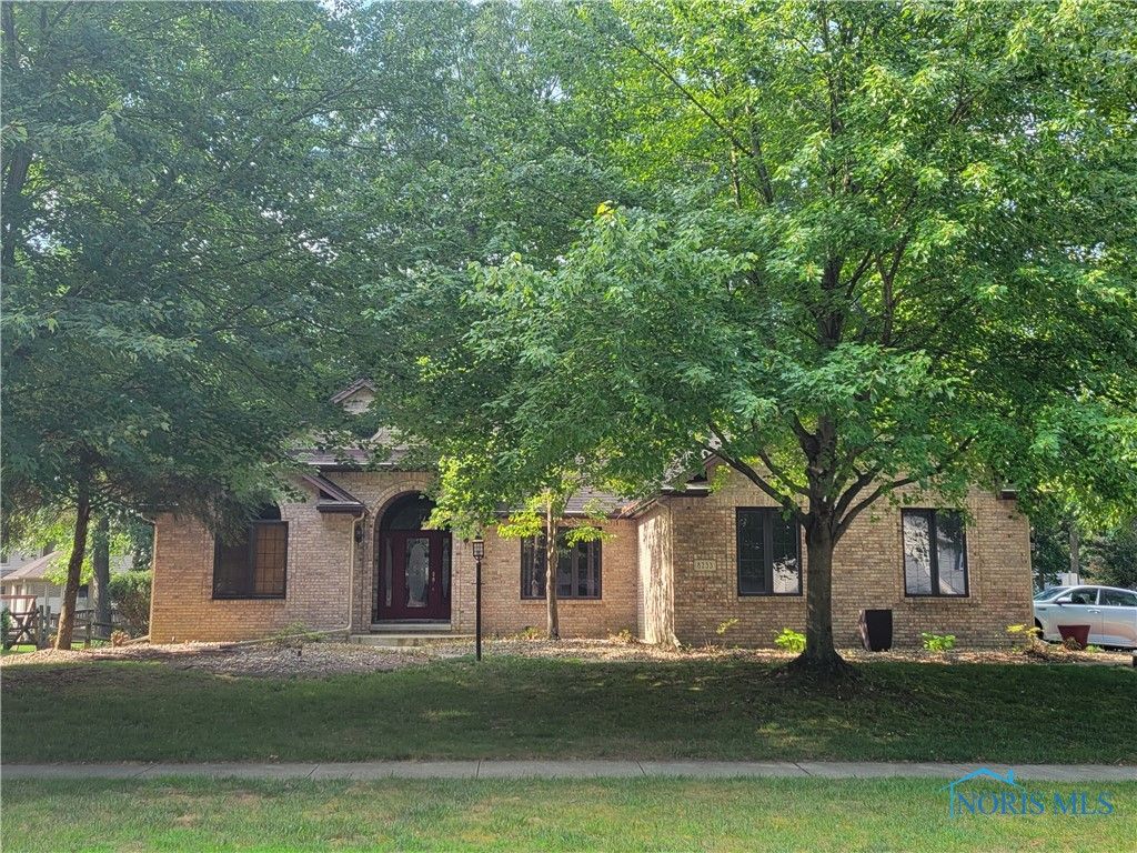 8233 Hidden Forest Dr, Holland, OH 43528 SingleFamily Home for Sale