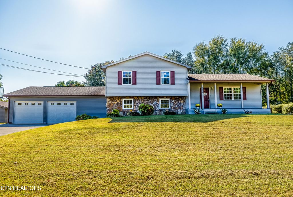 3018 Pleasant View Ave, Maryville, TN 37803