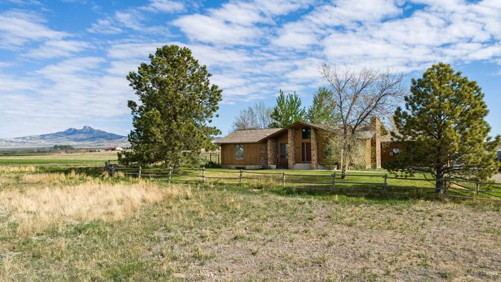 55 Hitching Post Dr, Cody, WY 82414