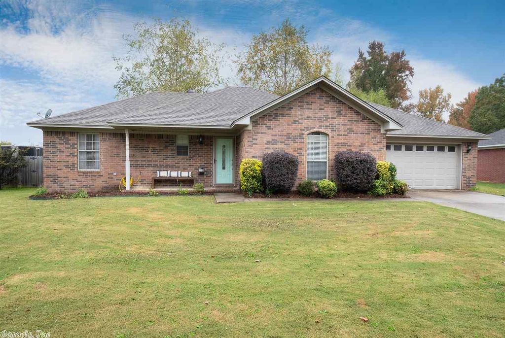 27 Ledrick Cir, Mayflower, AR 3 Bed, 2 Bath SingleFamily Home 35