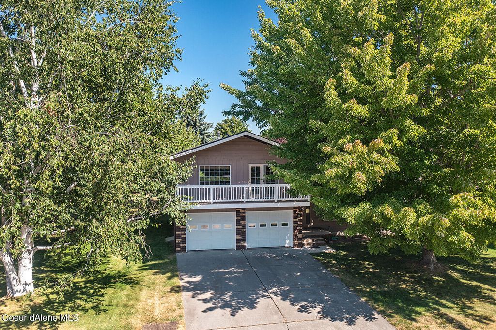 131 Lower Humbird Dr, Sandpoint, ID 83864