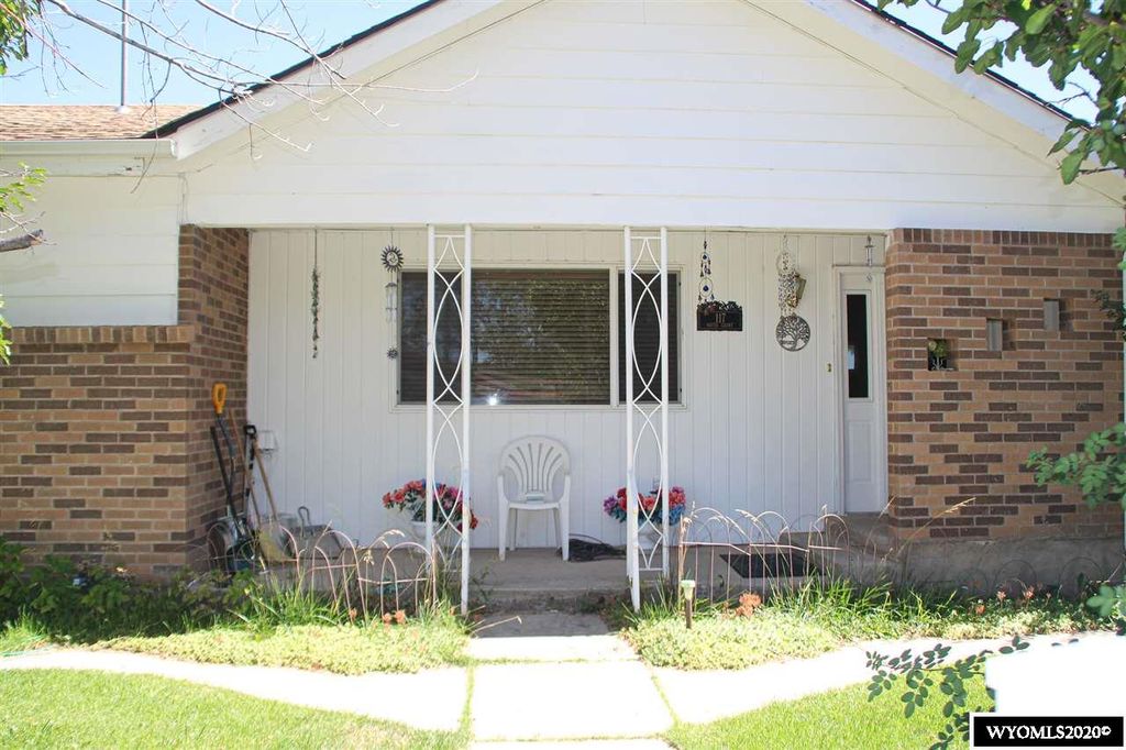 117 S Grant St, Lyman, WY 82937