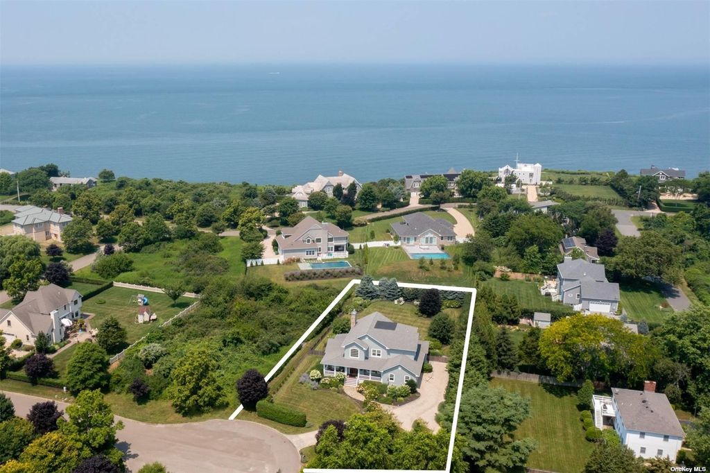170 Rockcove Ct, Greenport, NY 11944