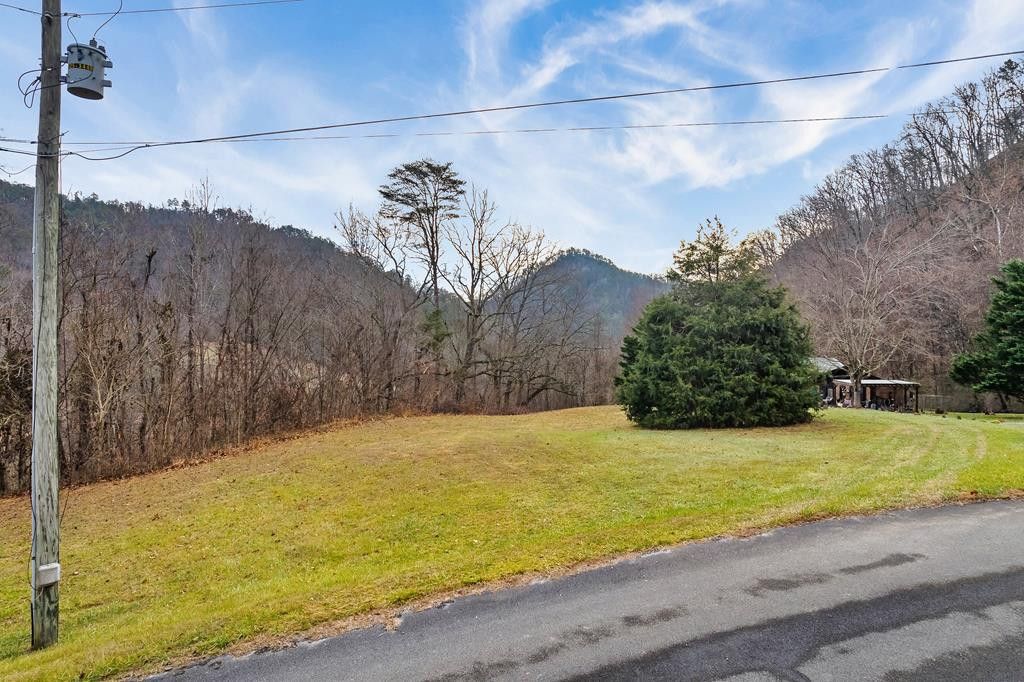 Willow heights Way, Sevierville, TN 37876