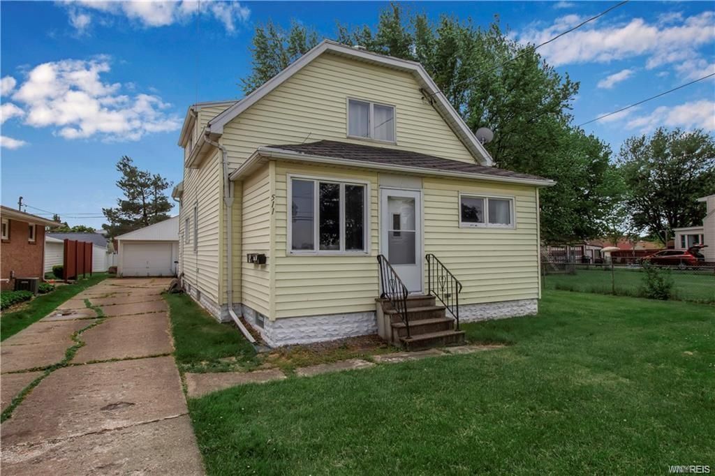 511 Martin Rd, Buffalo, NY 14218