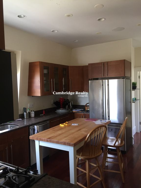 61 Columbus Ave #2, Somerville, MA 02143