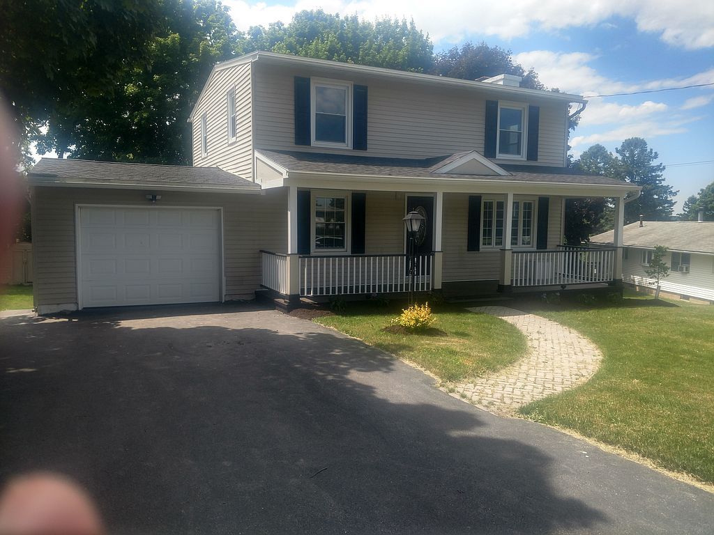 103 Seitz Dr, Camillus, NY 3 Bed, 5 Bath SingleFamily Home 14
