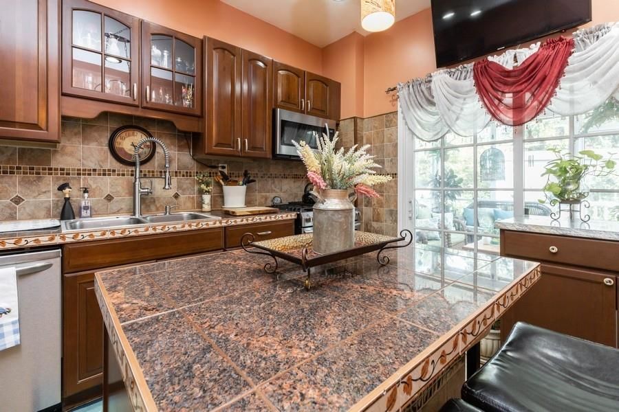 20 Van Reypen St, Jersey City, NJ 07306 3 Bed, 1 Bath