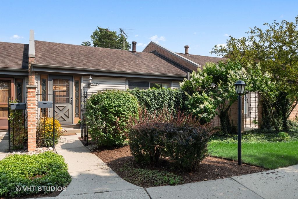 534 E Main St, Barrington, IL 60010