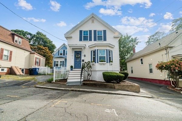 9 Lyme St, Salem, MA 01970