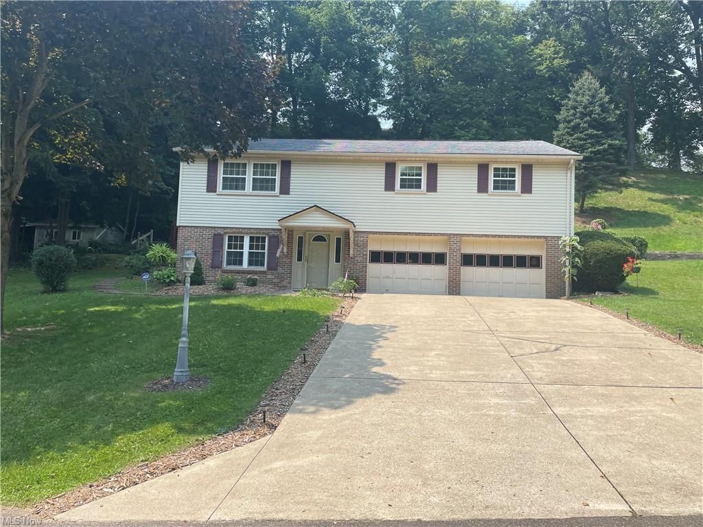 775 Sheridan Rd, Coshocton, OH 43812