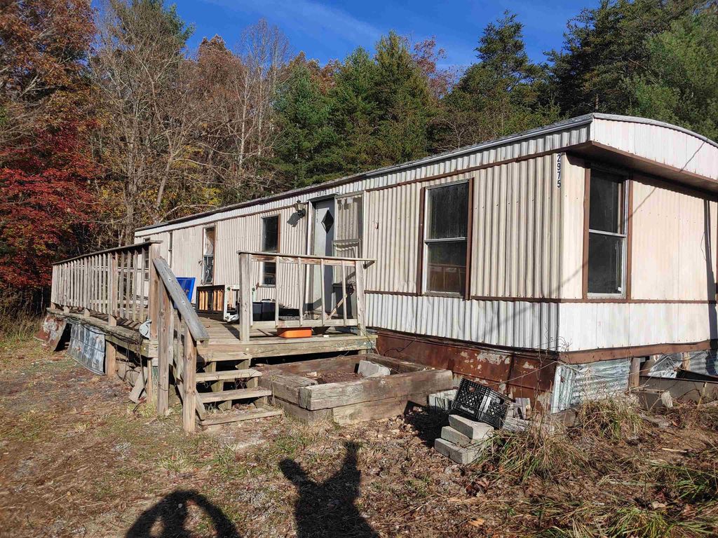 2961 Orange Ln, Blacksburg, VA 24060