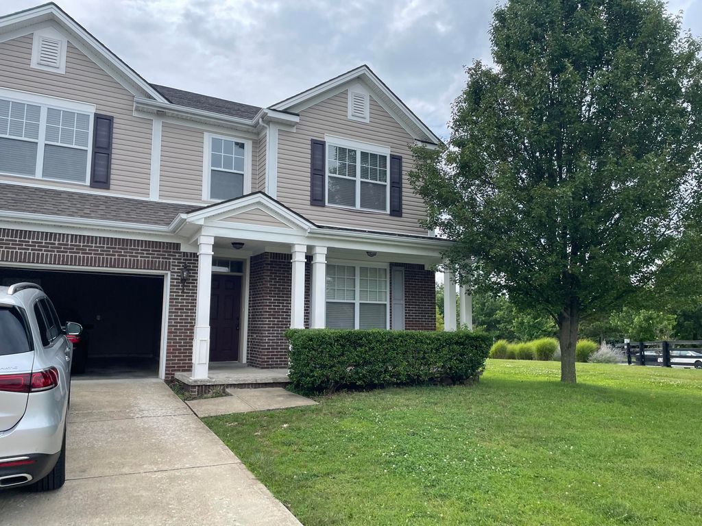4336 Walnut Creek Dr, Lexington, KY 40509
