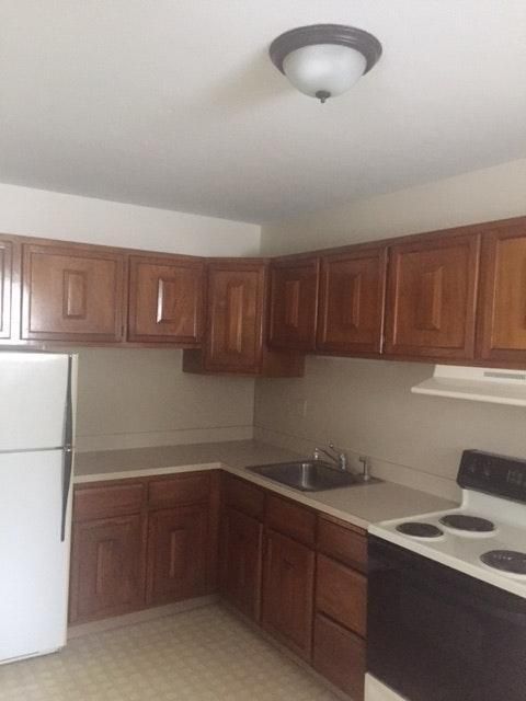 288 Pine St #D7, Bristol, CT 06010