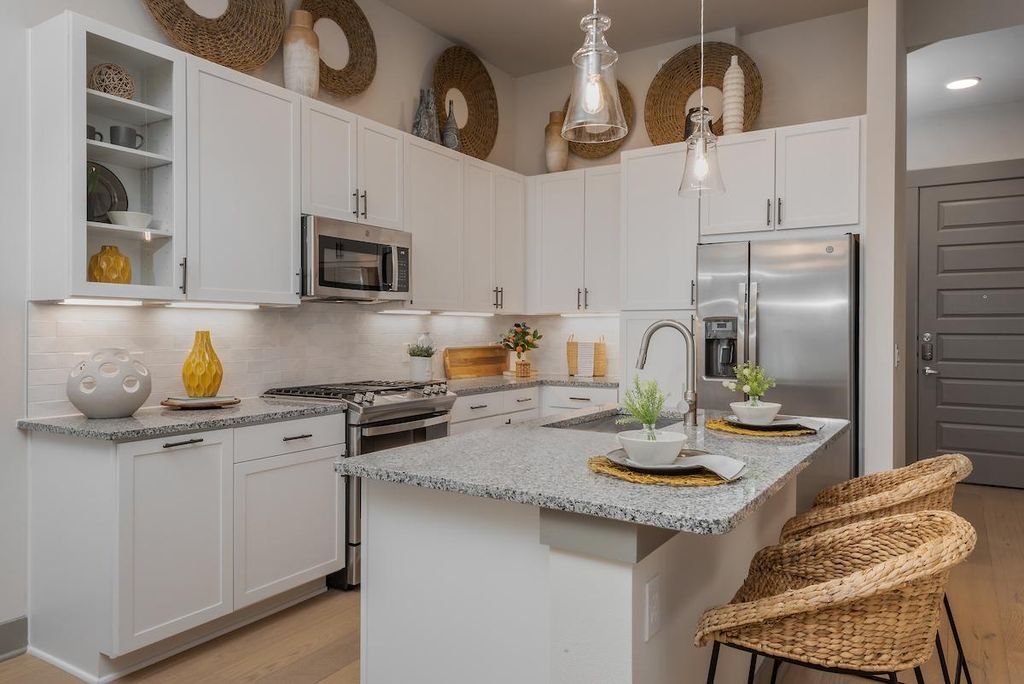3332 Oak Grove Ave, Dallas, TX 75204