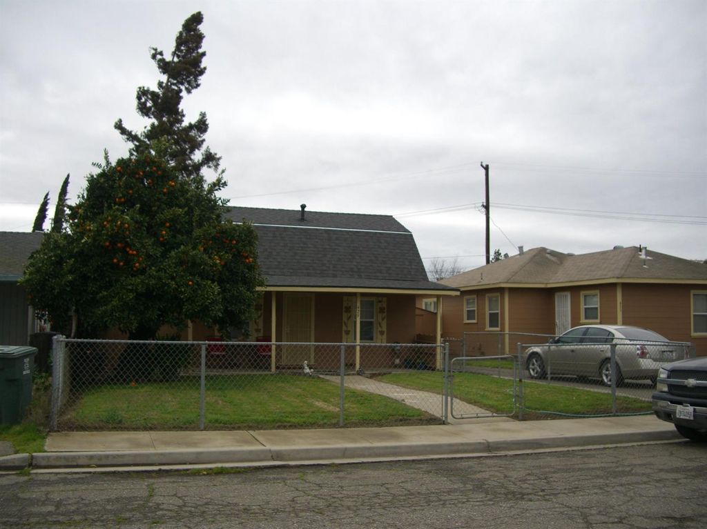 429 G St, Waterford, CA 95386