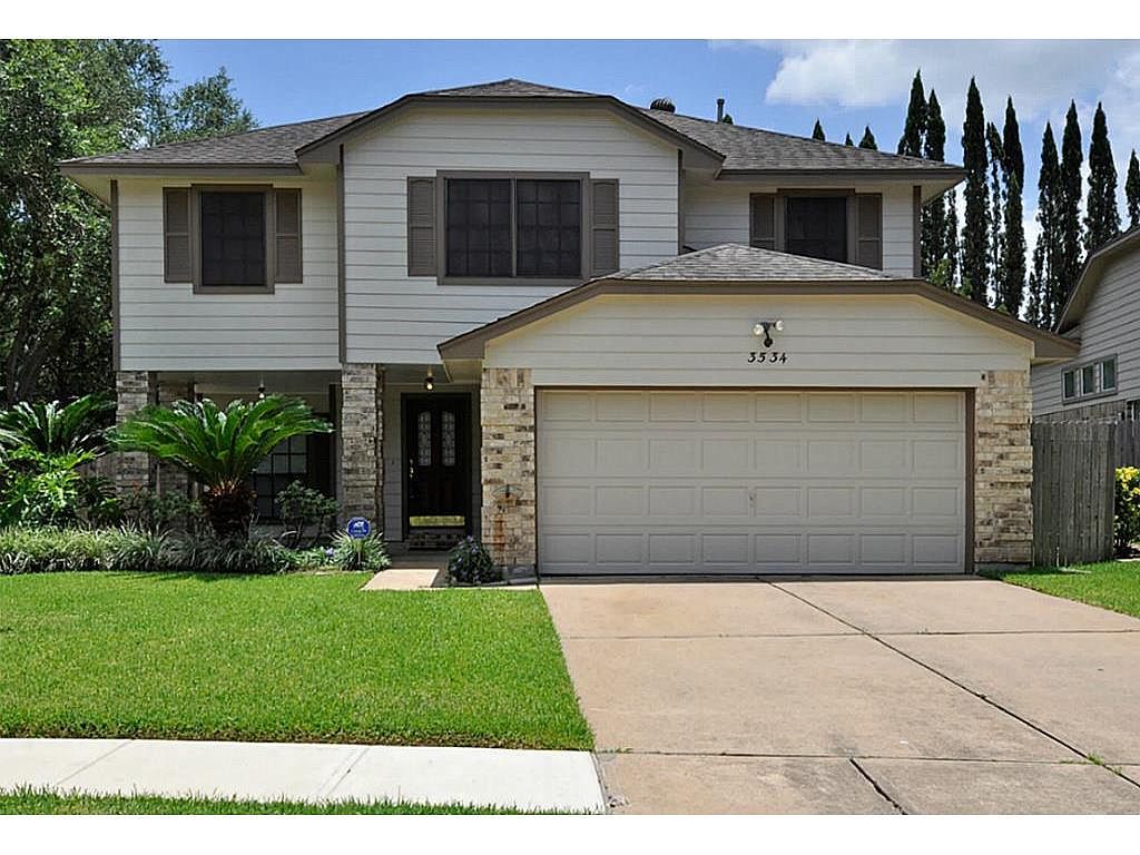 3534 Greenwood Dr, Sugar Land, TX 77478