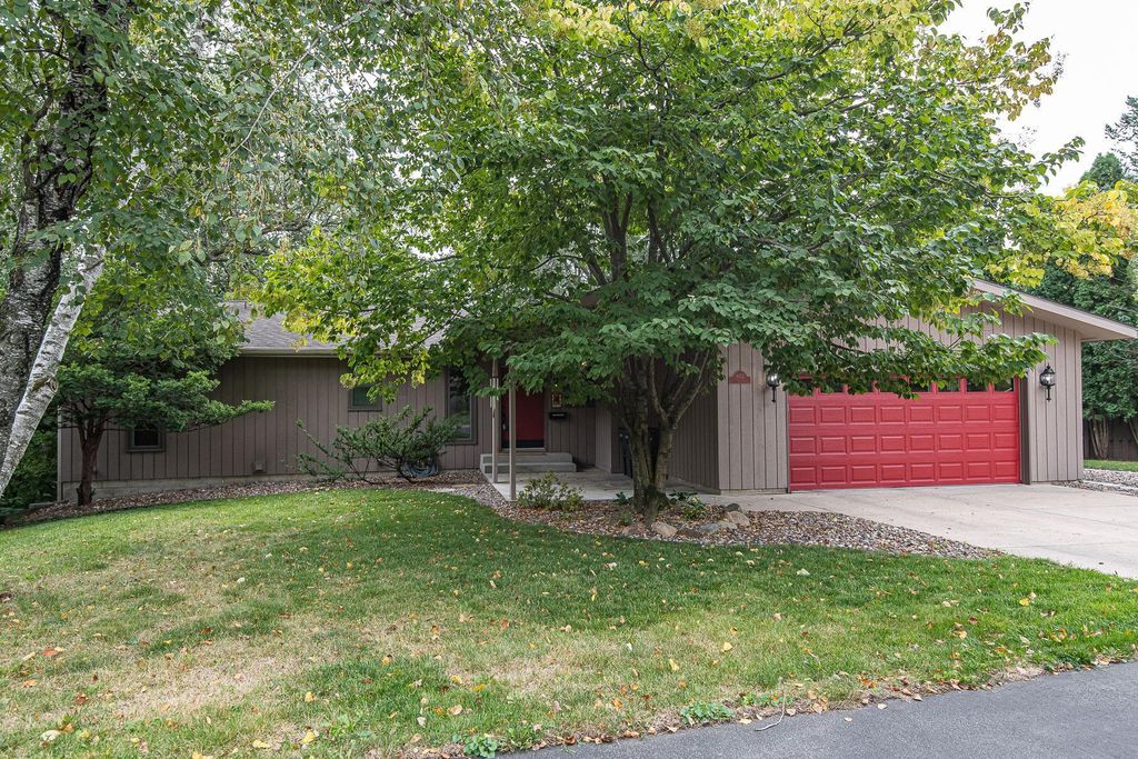 602 Colombia Ct NE, Rochester, MN 55906