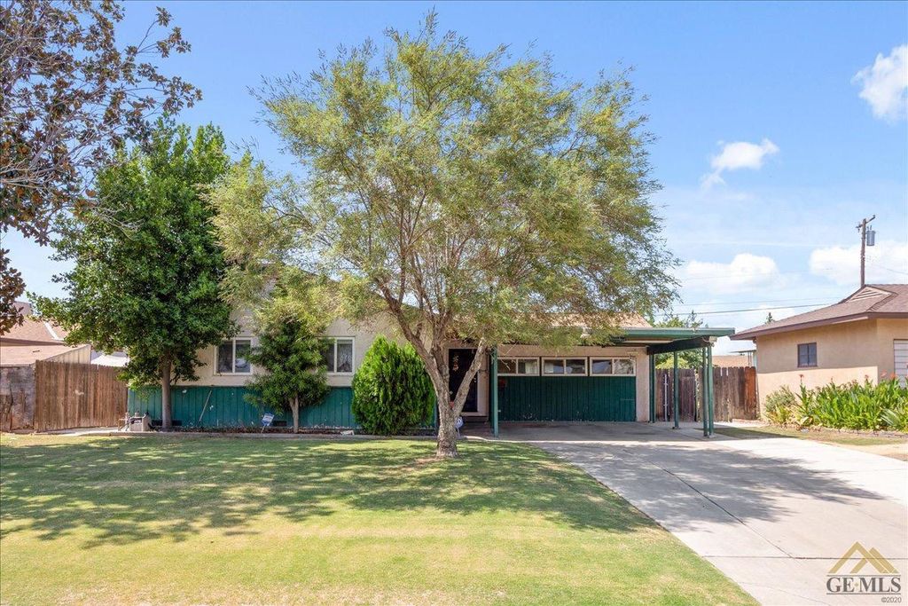 1215 Lindsay Dr, Bakersfield, CA 93304